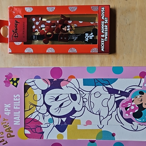 DISNEY TWEEZER AND NAIL FILES - Picture 2 of 9